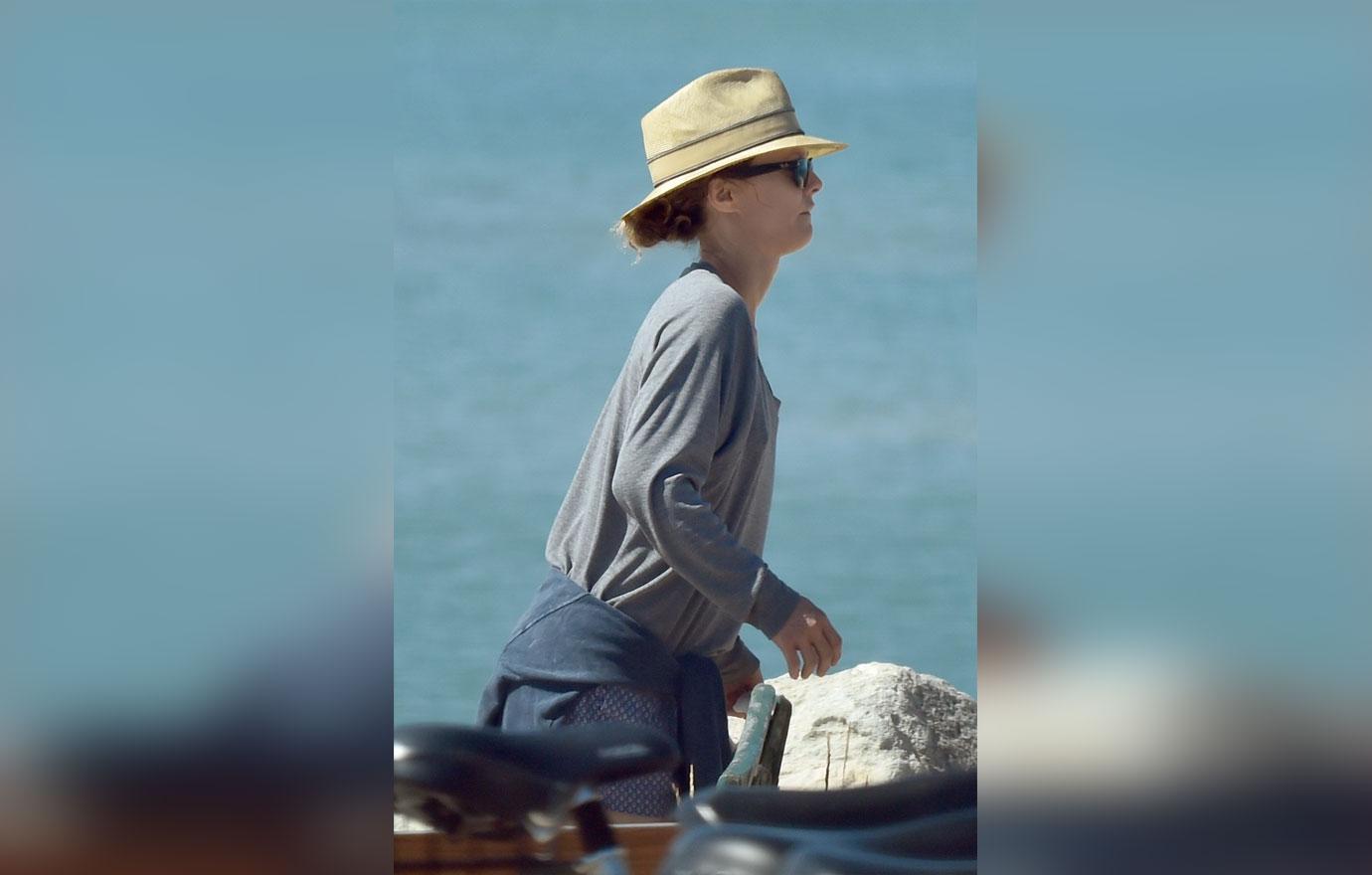 Lily rose depp beach vacation