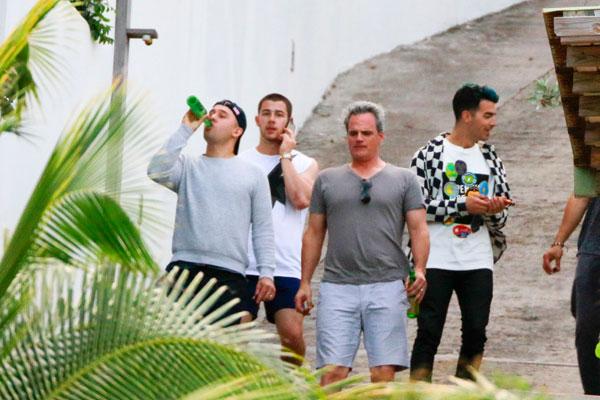 Jonas Brothers Back Together Reunion Nick Joe Cigars