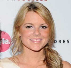 2010__09__Ali_Fedotowsky_Sept10news 300&#215;289.jpg