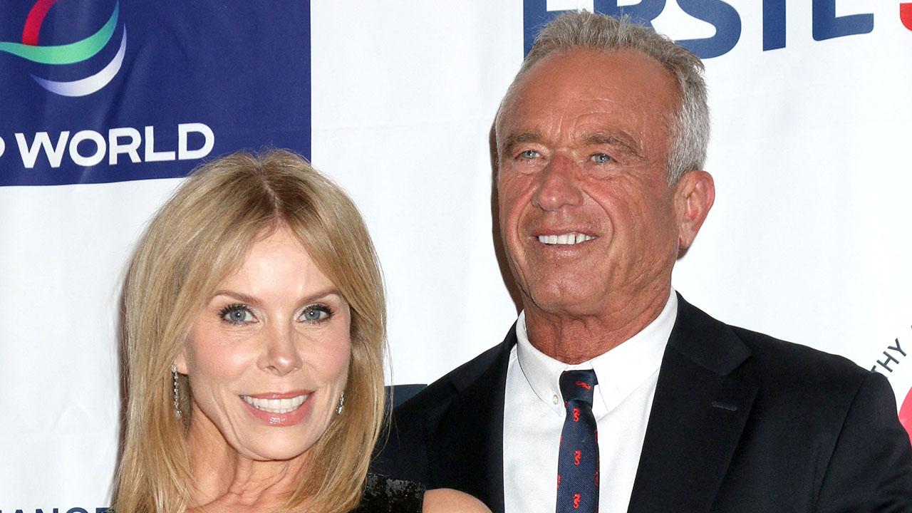 Robert F. Kennedy Jr,Cheryl Hines