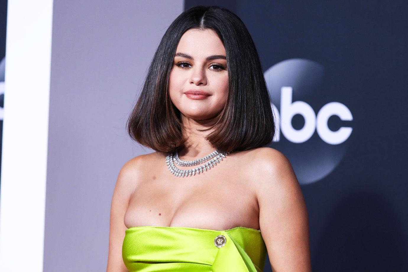 selena gomez debuts new ink ex justin bieber using her as alibi in sex assault case