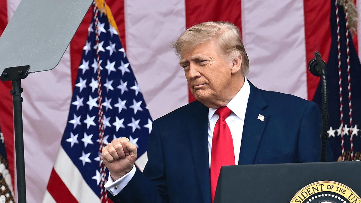 Image of Donald Trump is frequently seen with bruises on his hands and swollen ankles.