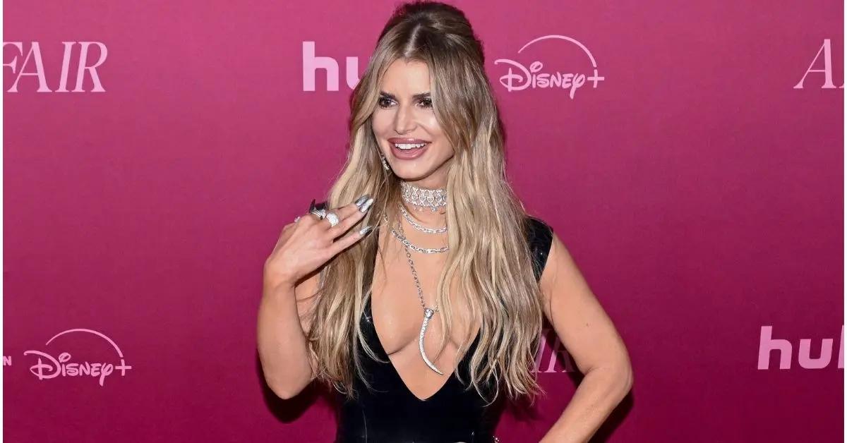 Photo of The mom-of-three confessed sleeping with Lachey for the first time wasn't the 'transcendent experience' she was hoping for.