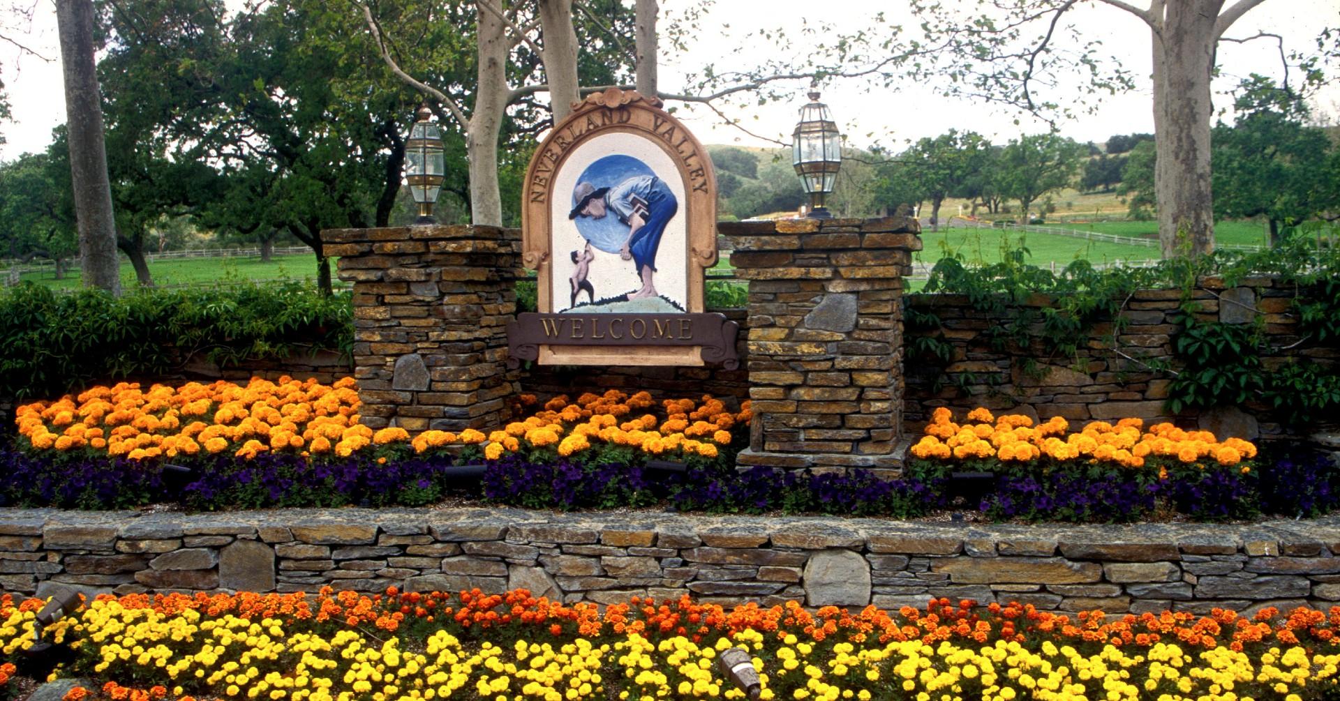 michael jackson neverland ranch in danger