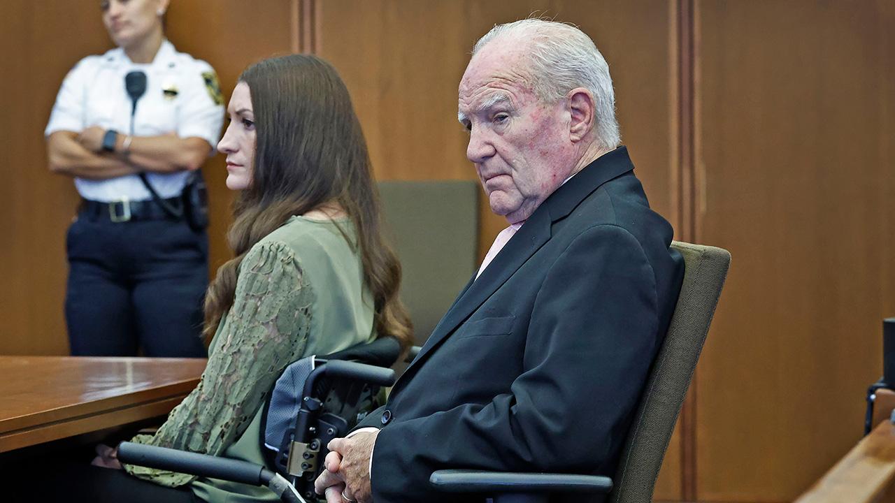 Image of The jury foreperson said the panel appeared close to an acquittal before the lone holdout refused to find Lindsay Clancy not guilty by reason of insanity.