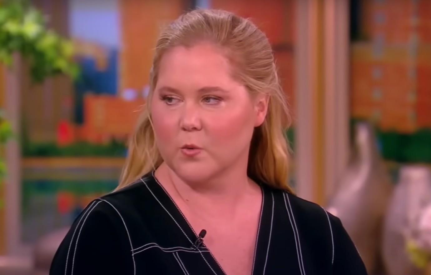 amy schumer hits back trolls mocking puffy face feel strong beautiful