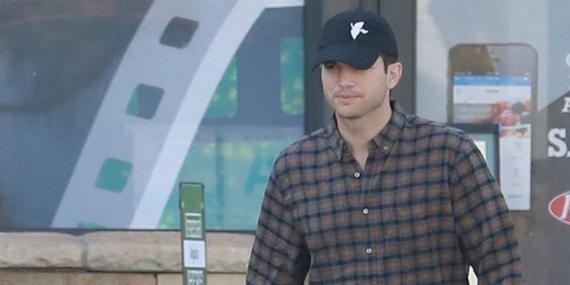 Ashton kutcher mila kunis daughter wyatt photos