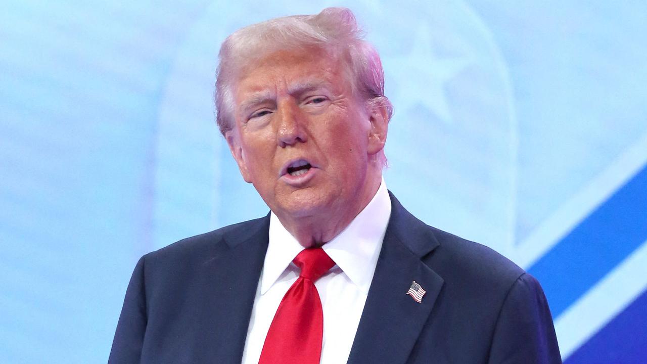 photo of The POTUS was called a 'p-------- protector' at the rally.