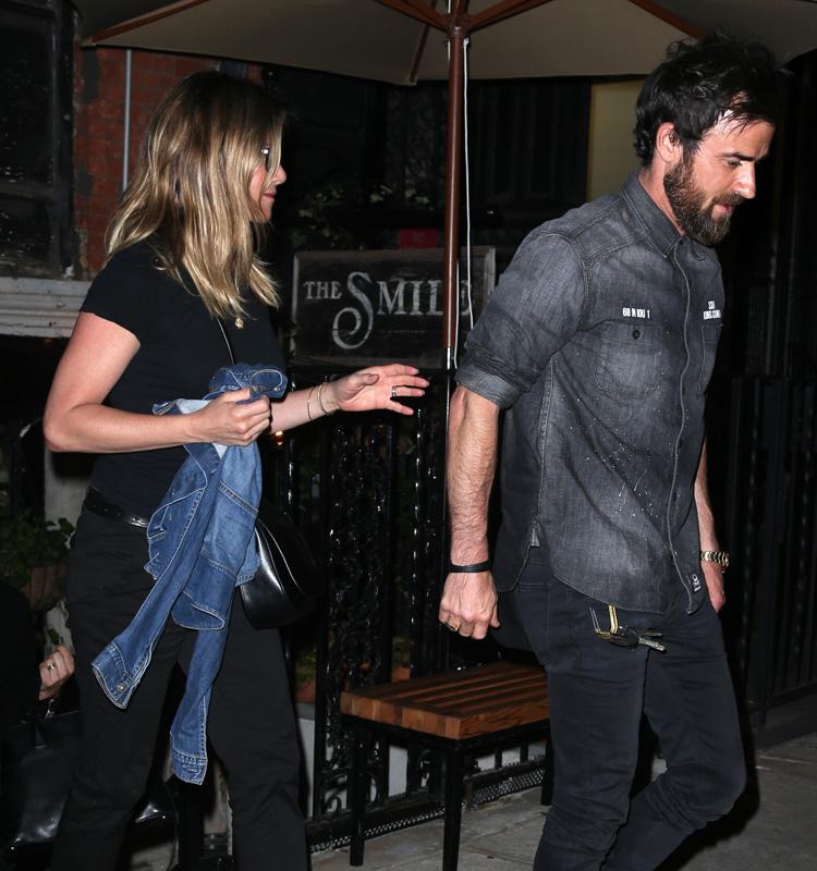 Jennifer Aniston &amp; Justin Theroux Grab Dinner In NYC