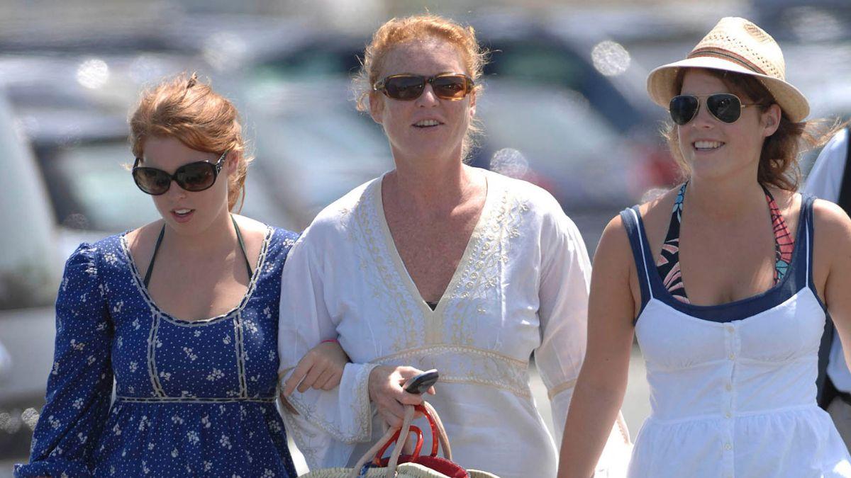 image of Sarah fergsuon princesses beatrice and eugenie