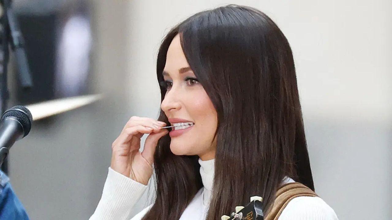 Image of Kacey Musgraves urged fans to help immigrant children separated from their families after their parents were deported during her birthday concert.