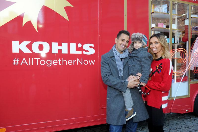 Family enjoys the Kohls Holiday Storybooth Pop Up