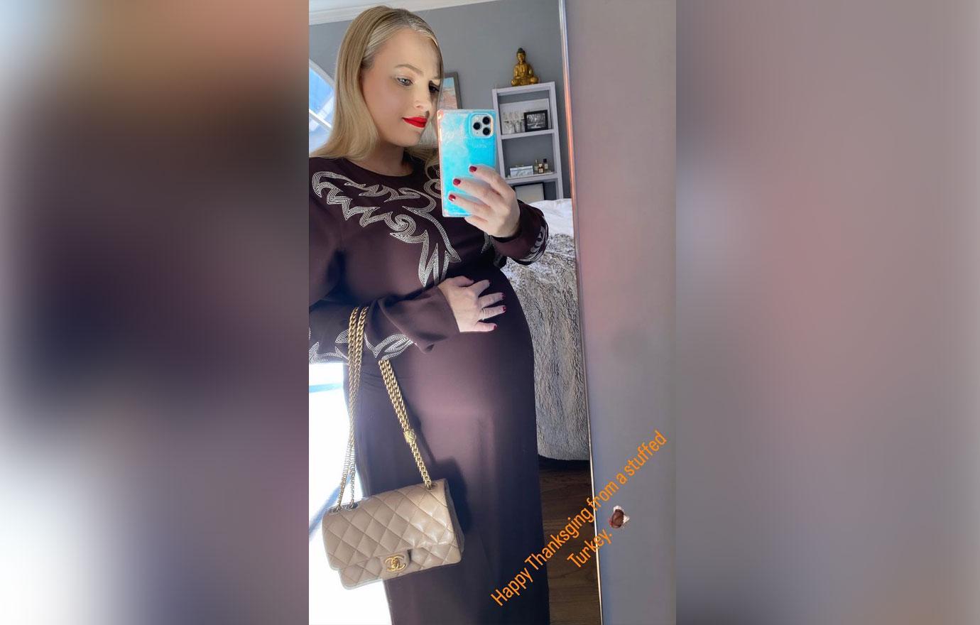 pregnant meghan mccain admits nothing fits