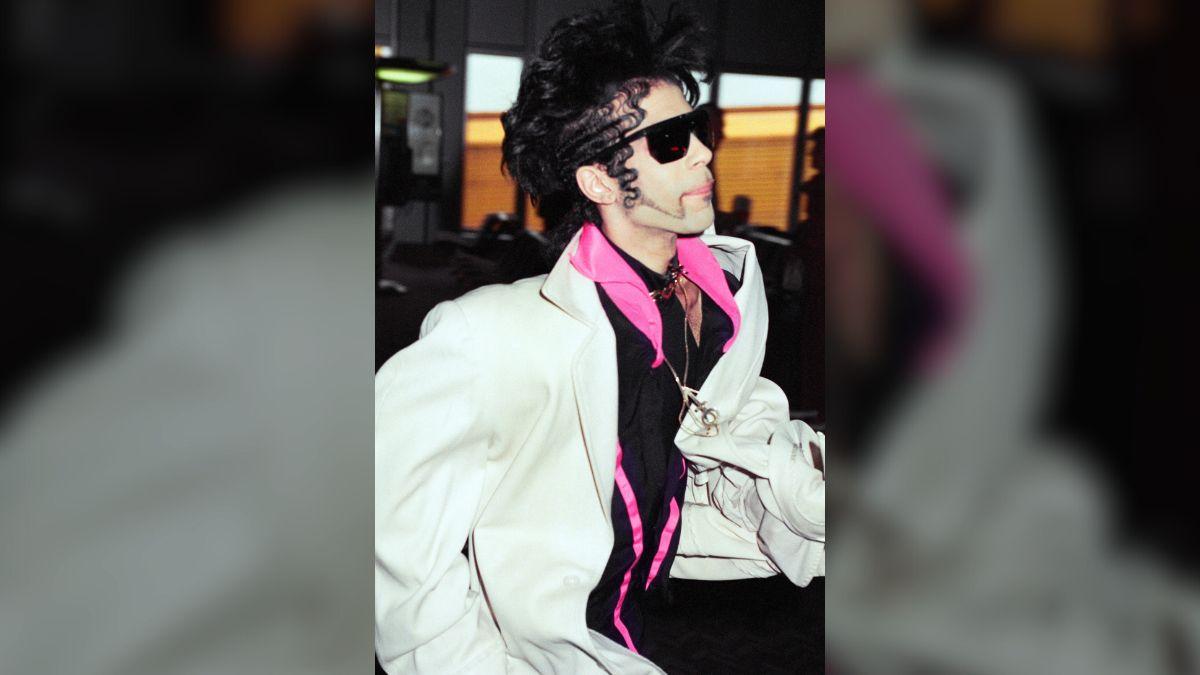 Image of Prince reportedly ate pancakes only for days at a time.