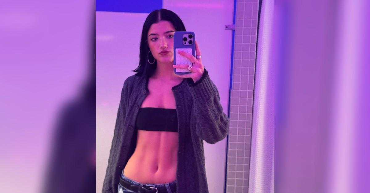 charli damelio  shows off toned abs in new thirst trap photos