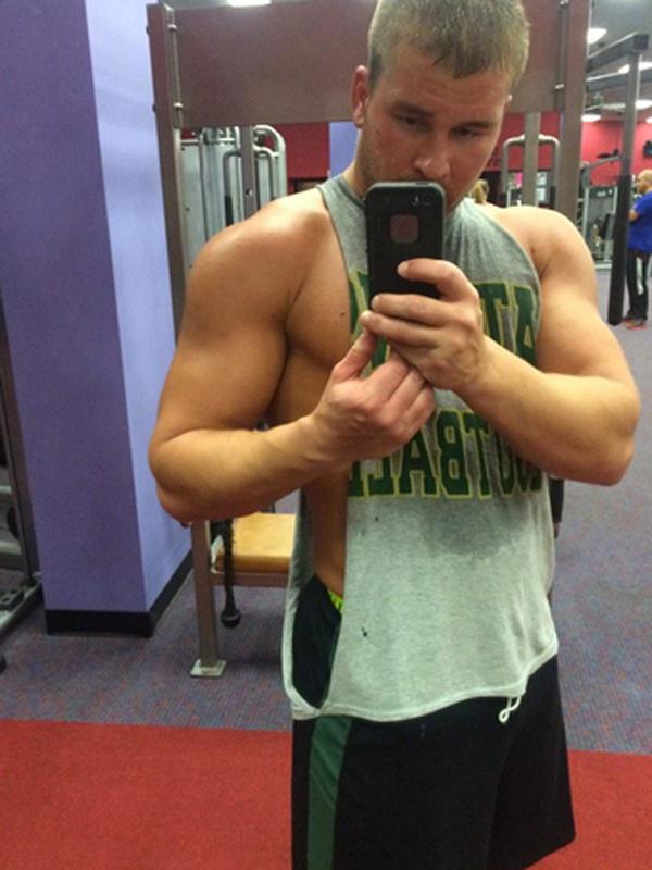 Nathan griffith gym selfie