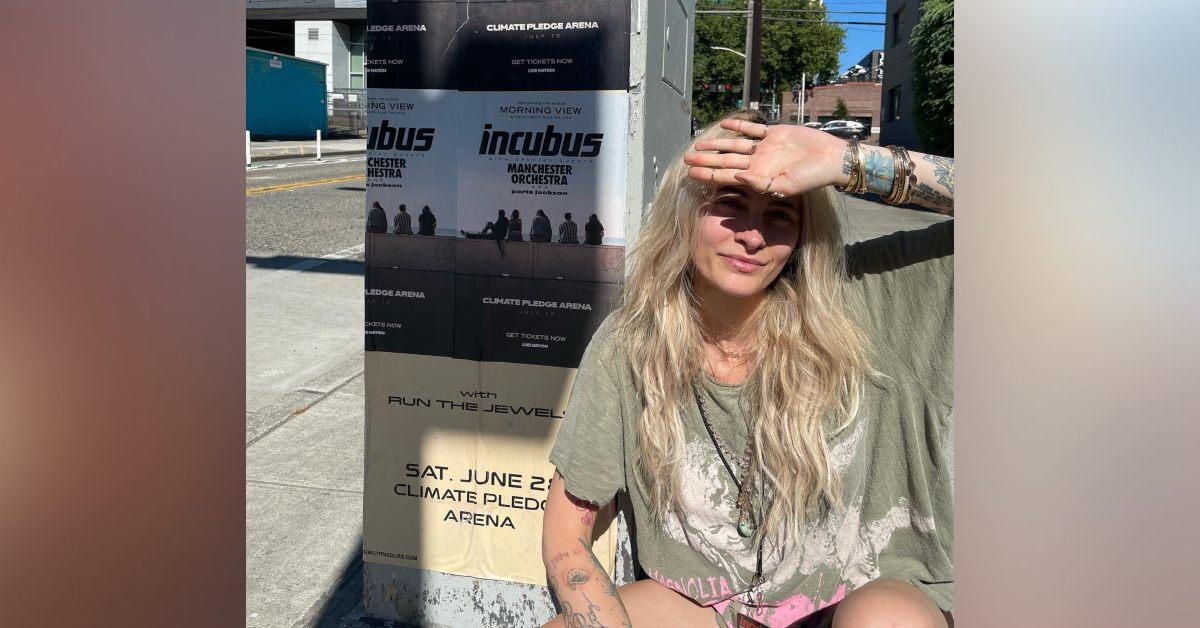 paris jackson topless swimming fiance justin long photo
