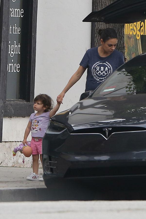 mila kunis daughter wyatt