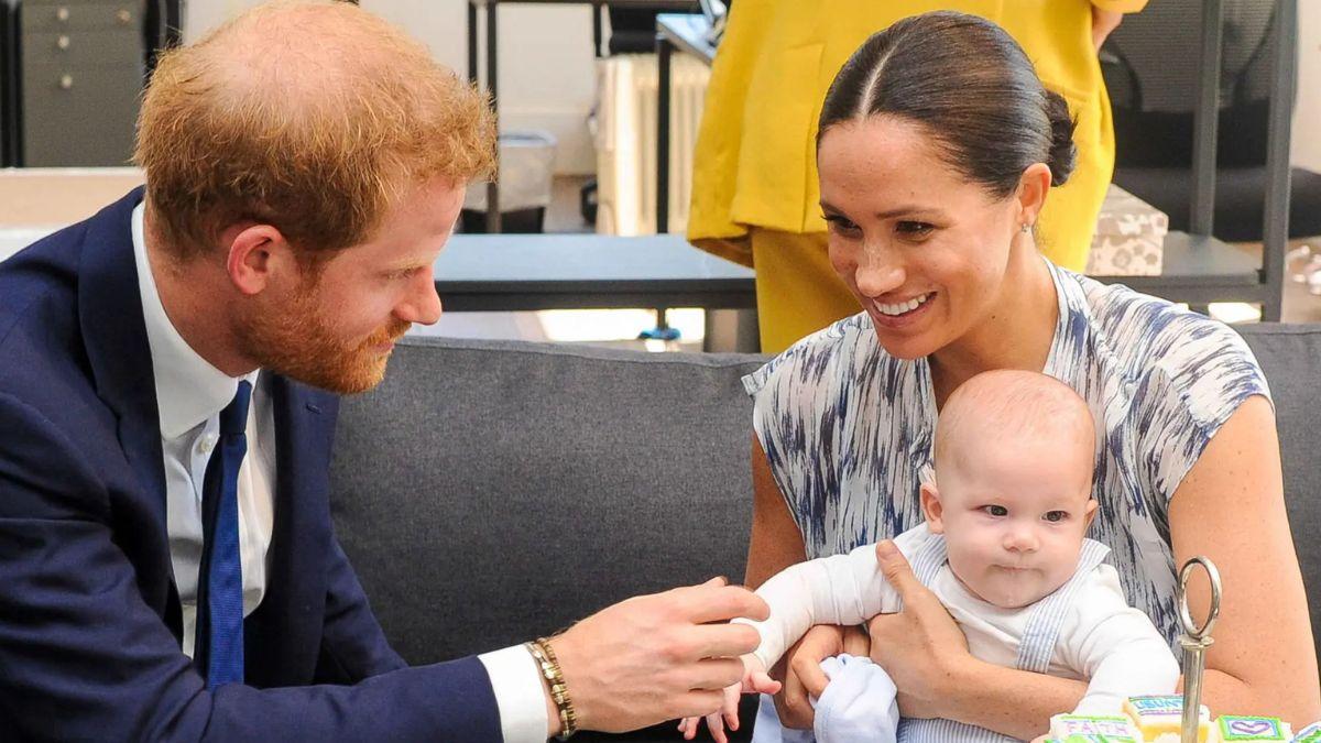 image of meghan and harry