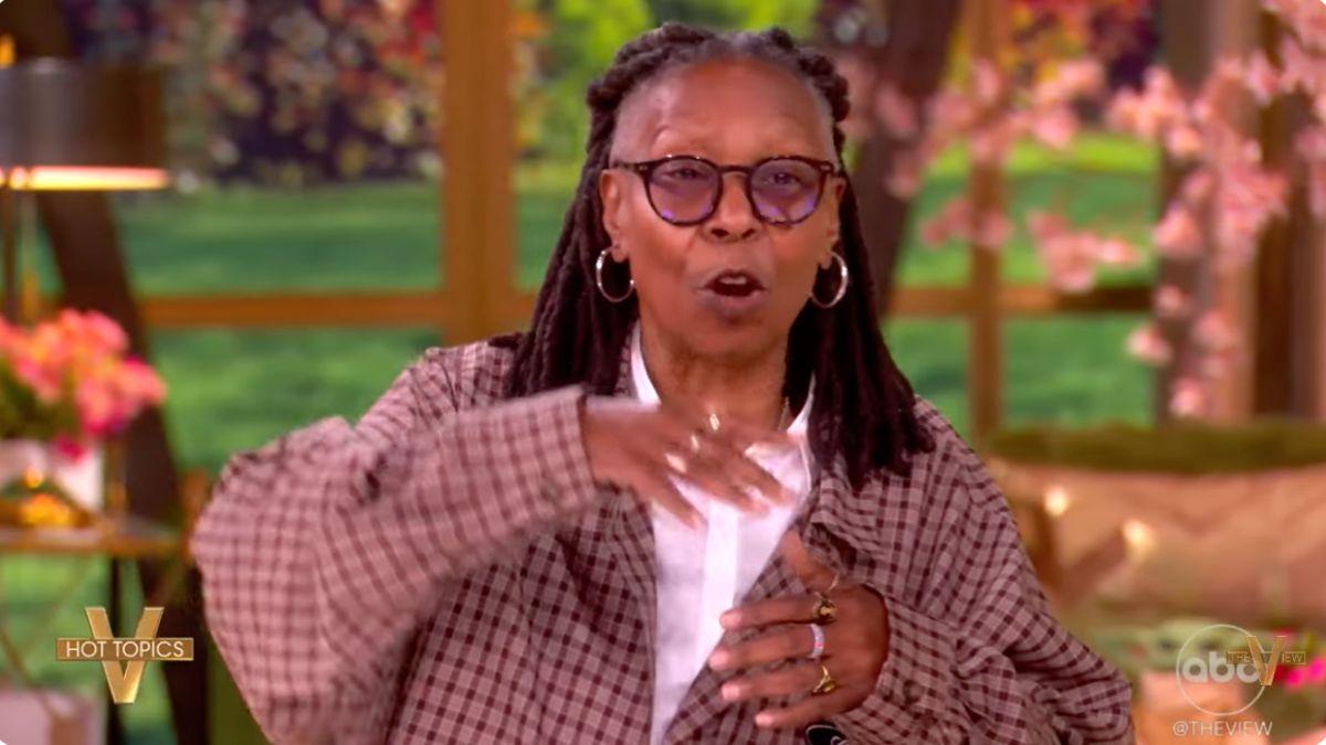 Photo of Whoopi Goldberg doesn't believe Donald Trump being at the Knicks game caused them to lose.
