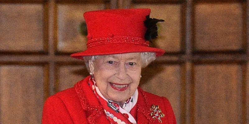 Queen Elizabeth Wearing All Red