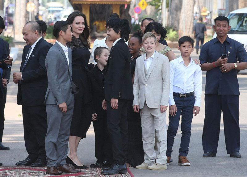 Angelina Jolie Kids 06