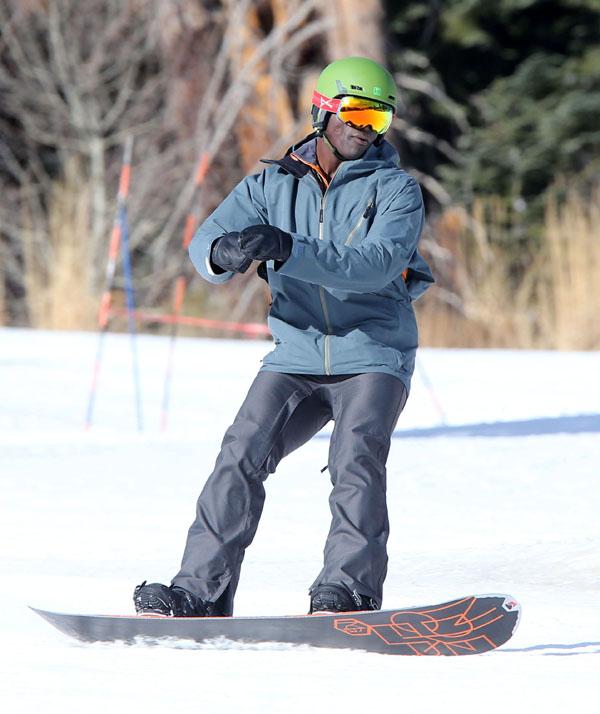 Seal Goes Snowboarding In Mammoth