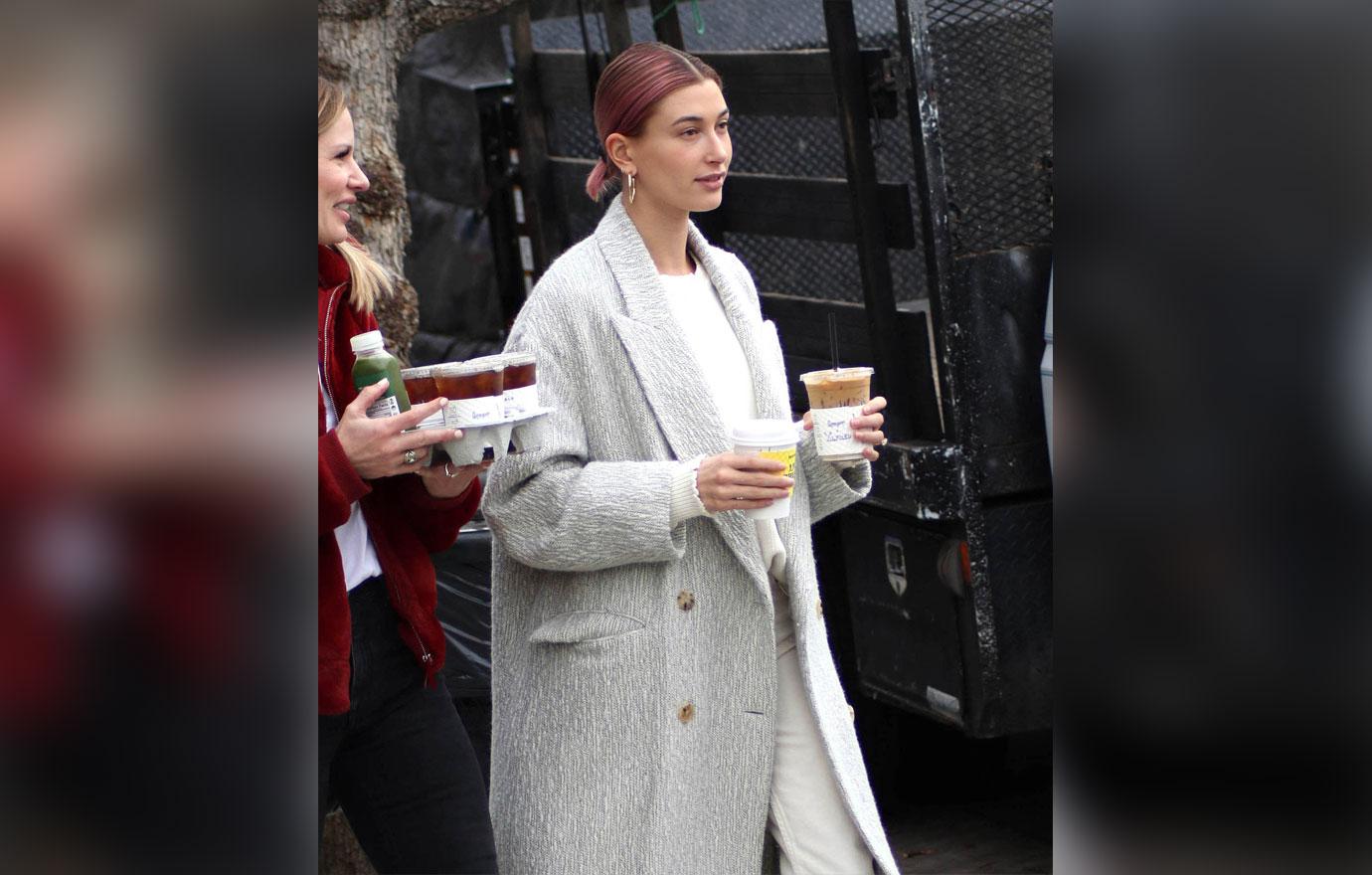 Hailey Baldwin Pink Hair Coffee 1