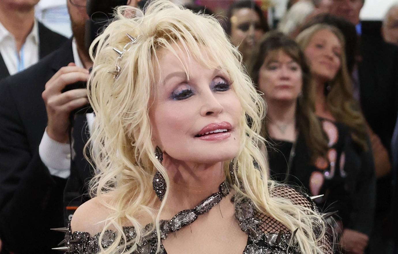 dolly parton reveals key carl dean  year marriage