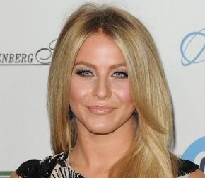 2011__10__julianne hough oct2 mbq 290×300.jpg