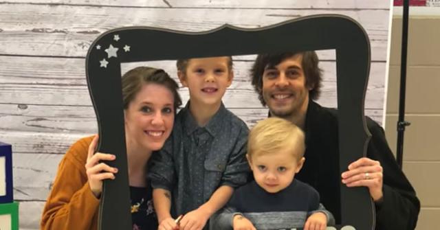 //Jill Duggar Derick Dillard Son School PP