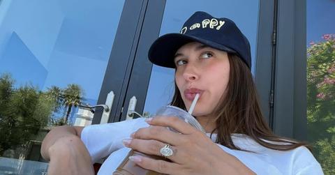 hailey bieber pregnant baby bump first sighting justin