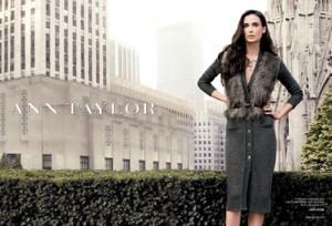 2011__08__Demi Moore Ann Taylor Aug4newsbt 300&#215;204.jpg