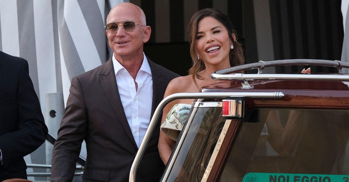 kardashians skip bezos wedding spotlight