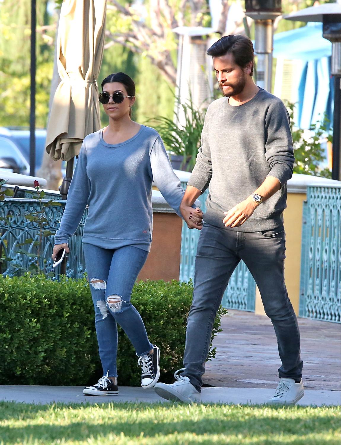 EXCLUSIVE: Kourtney Kardashian and Scott Disick have dinner in Calabasas