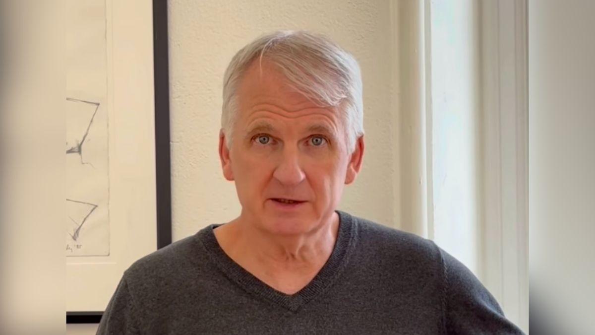 Image of Celebrities read passages from Timothy Snyder’s book ahead of the midterm elections.
