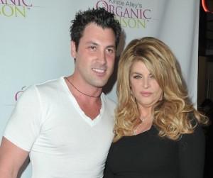 2011__04__Kirstie_Alley_Maksin_Chmerkovskly_April51 300×259.jpg