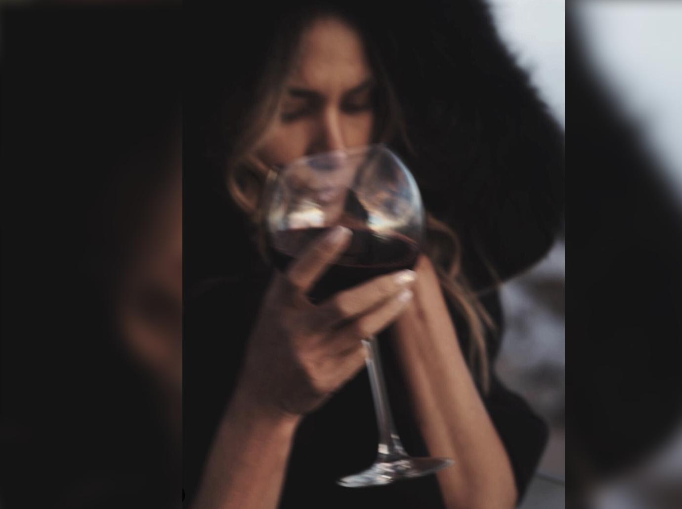 halle berry fitness wine pic ig