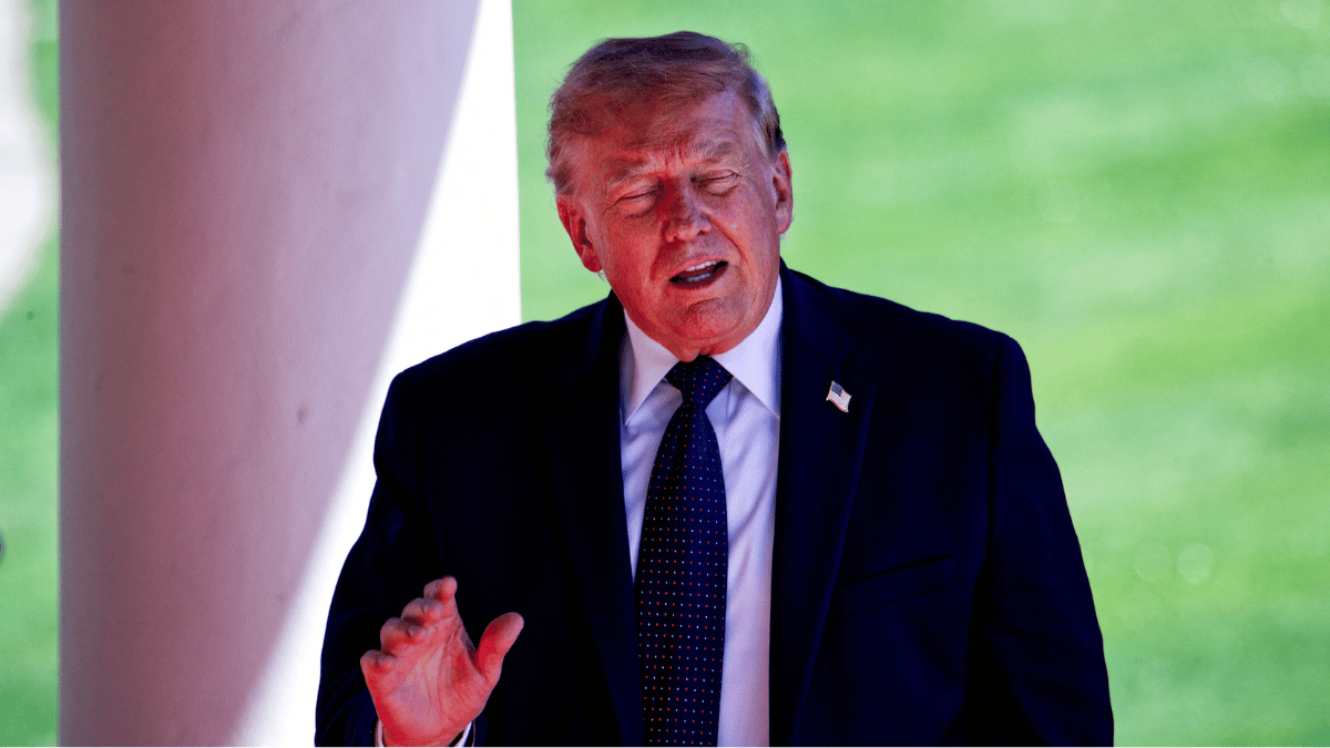 Photo of The podcast host thinks Donald Trump's team shield him from low poll numbers.