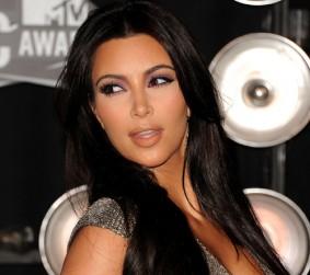 2011__08__Kim Kardashian Aug30newsbt 00 283×300.jpg