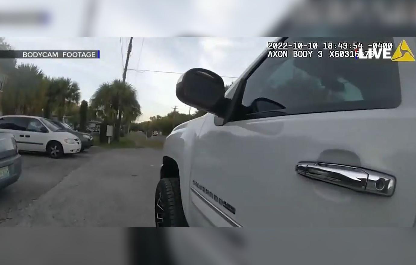 florida deputy foils kidnapping man steals truck two kids