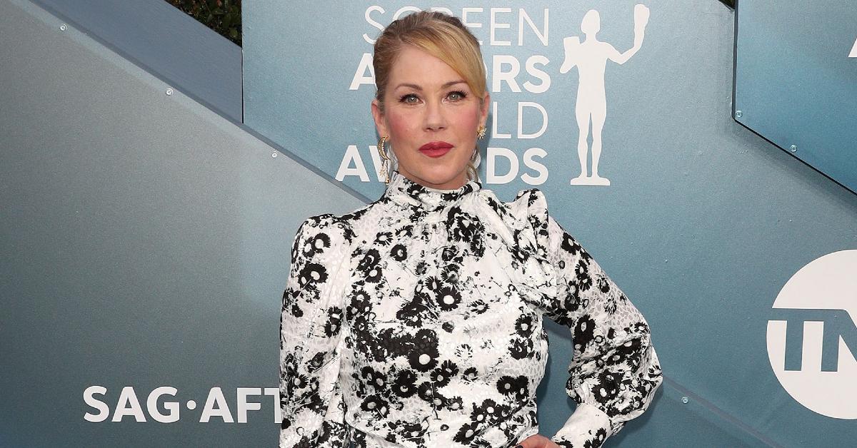 christina applegate reveals multiple sclerosis diagnosis