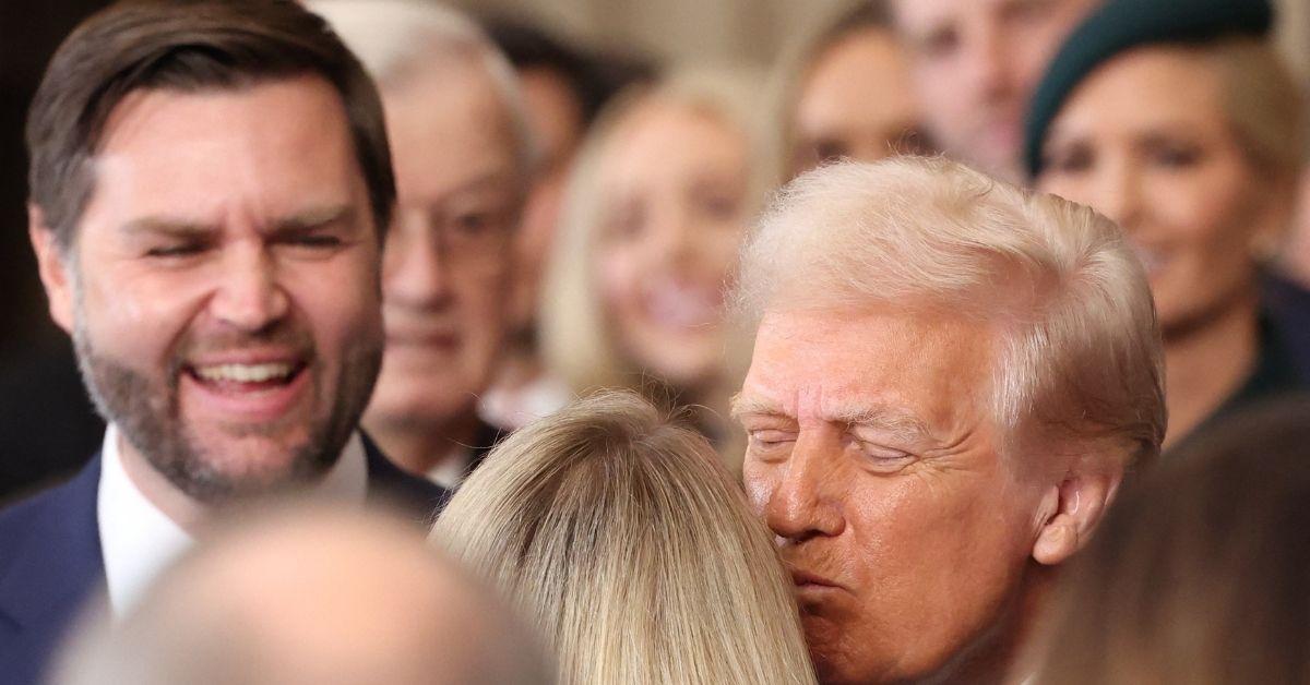 carrie underwood kiss trump