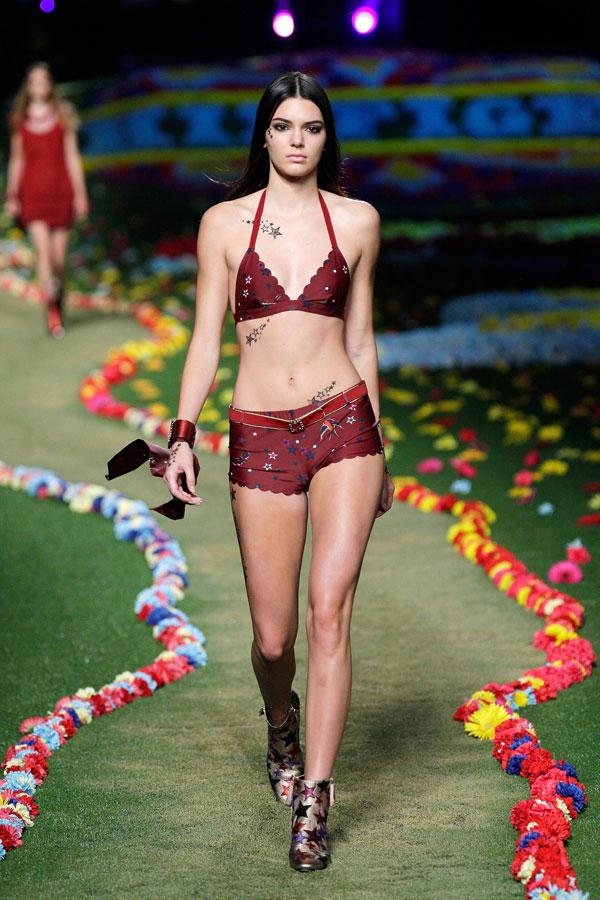 Is Kendall Jenner Starving Herself Model s Weight Comes Under