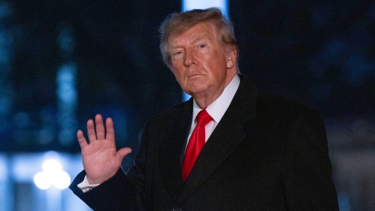 Photo of Trump seemed out of it.