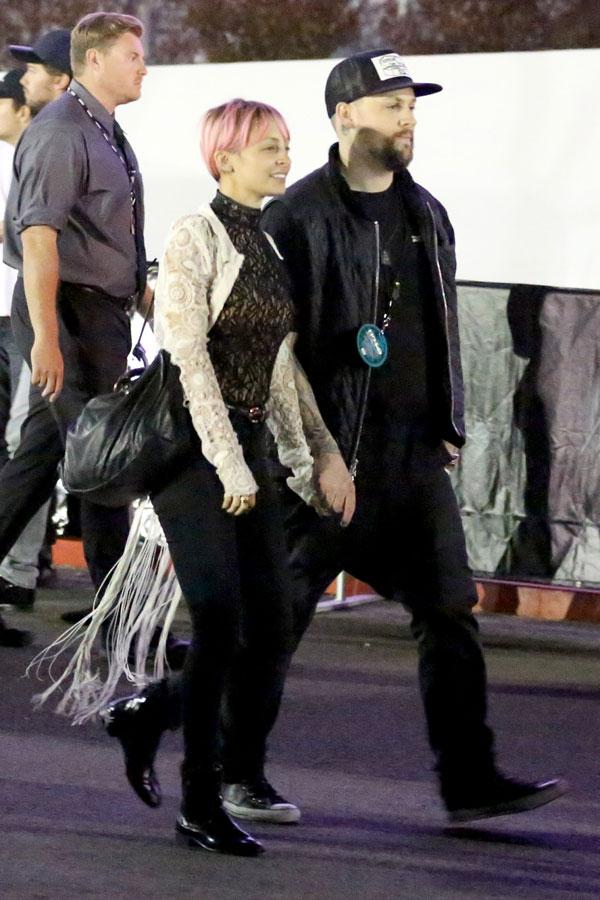 Nicole richie joel madden divorce rumors holding hands 04