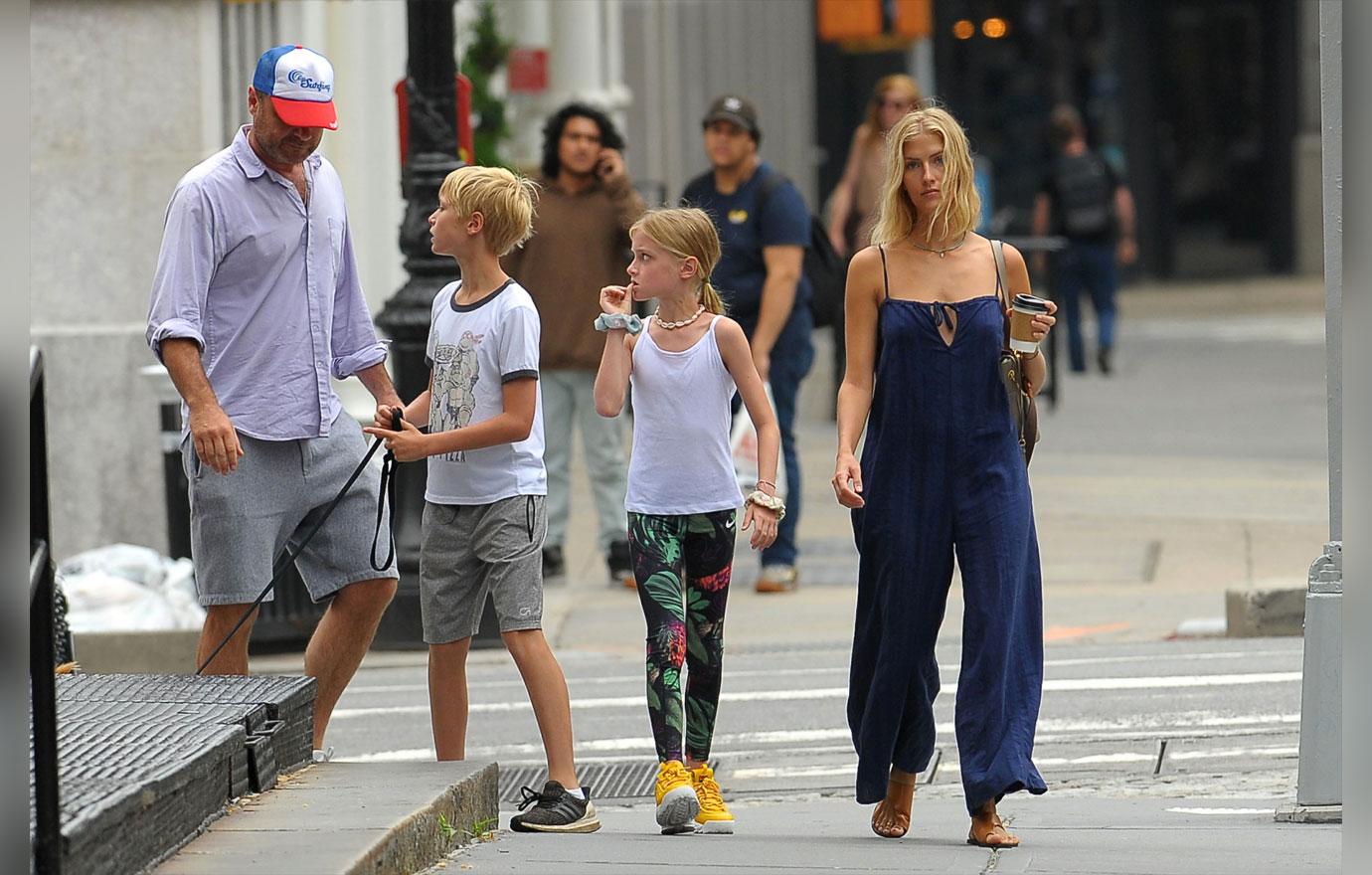 //Liev Schreiber family