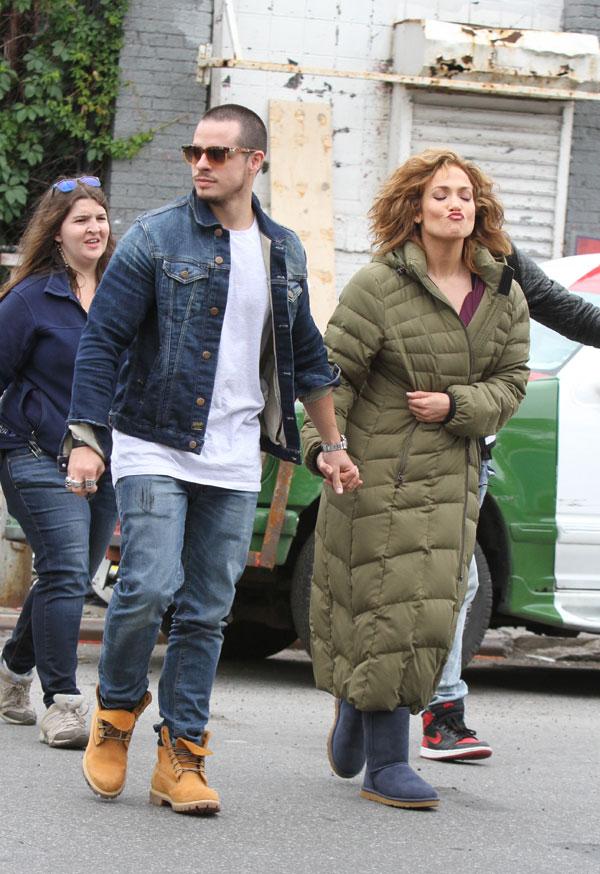 Jennifer lopez casper smart holding hands 05