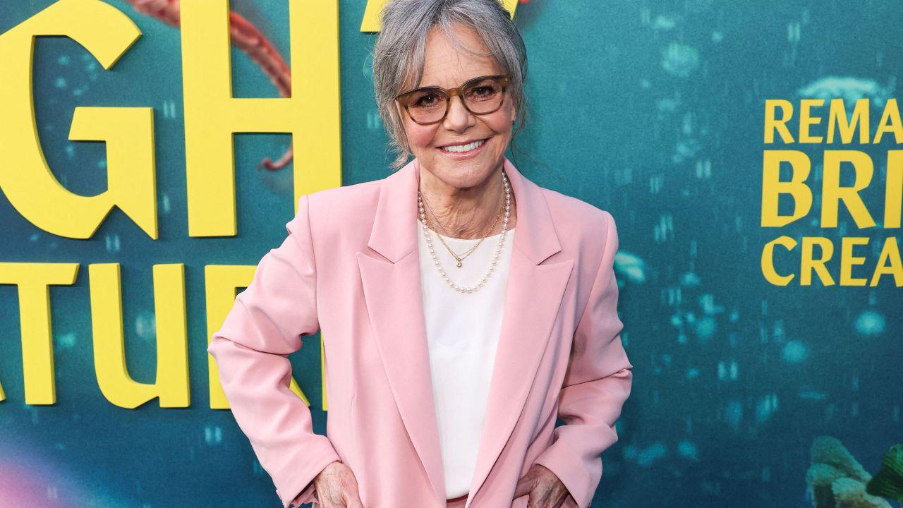 Image of Sally Field said she 'never stopped loving' Dolly Parton.