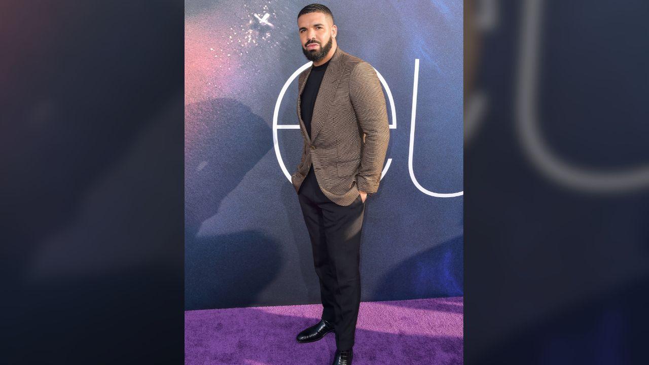 Photo of Sources claimed that Drake rented out an entire Italian restaurant for their date.